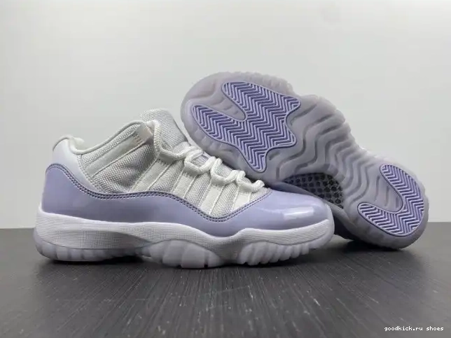 Air AH7860-101 Pure Jordan 11 WMNS Violet Low 0420